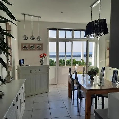 Apartment De La
